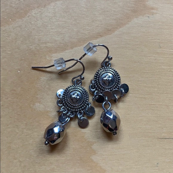 Lia Sophia 3 pc set: necklace, bracelet& earrings - Picture 3 of 6